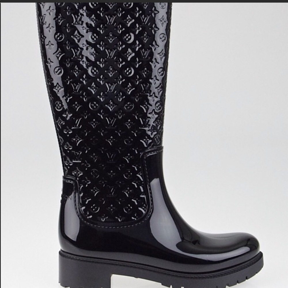 LOUIS VUITTON Black Rubber High Rain Boots Size 7
